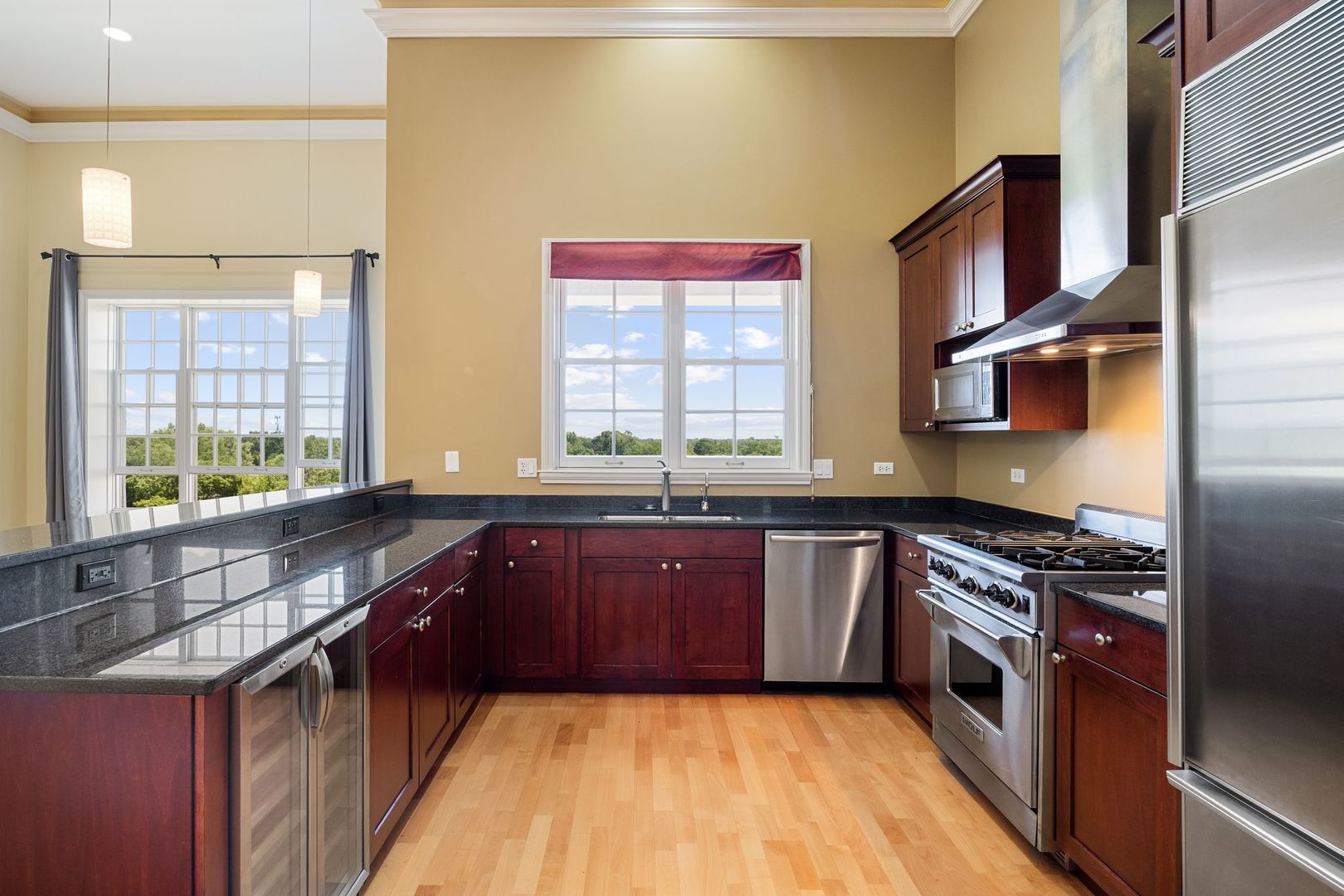 50 N Plum Grove Road #703E, Palatine, IL 60067