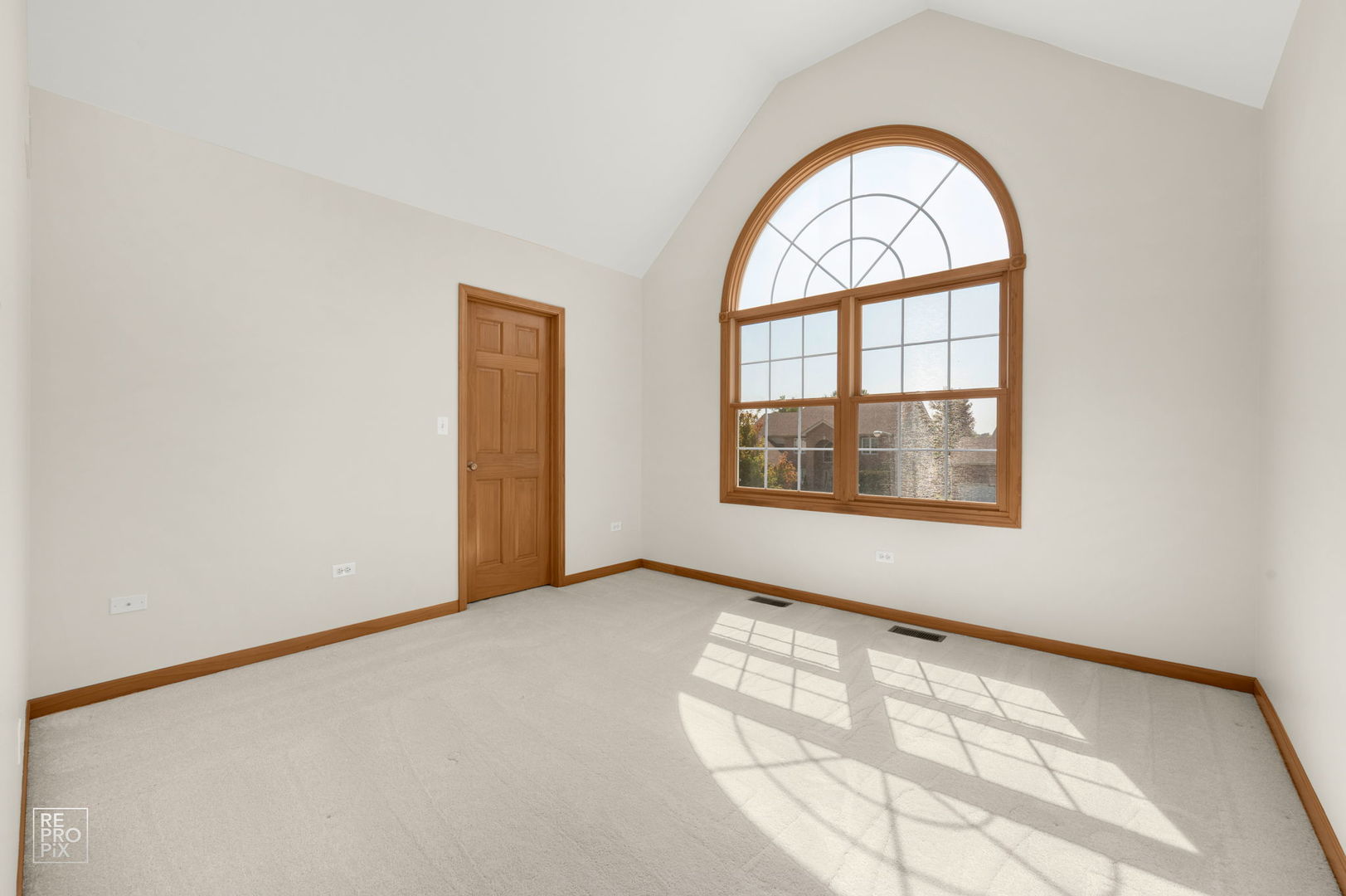 405 Sudbury Circle, Oswego, IL 60543