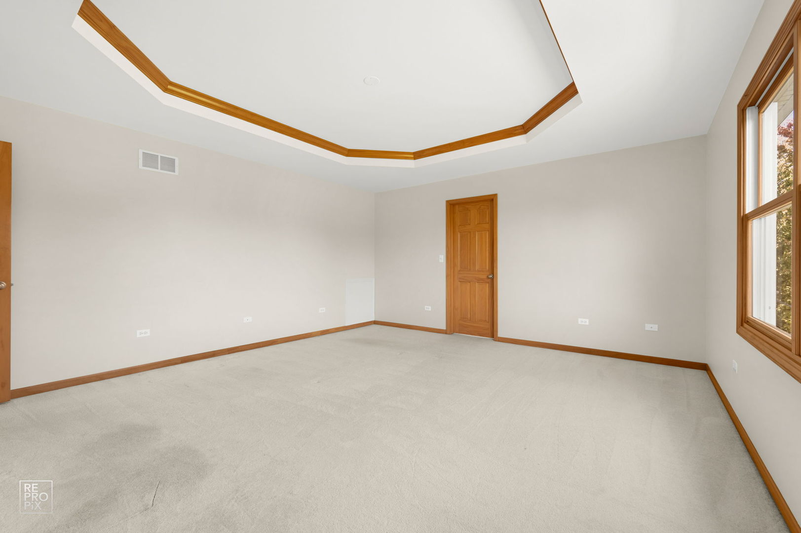 405 Sudbury Circle, Oswego, IL 60543