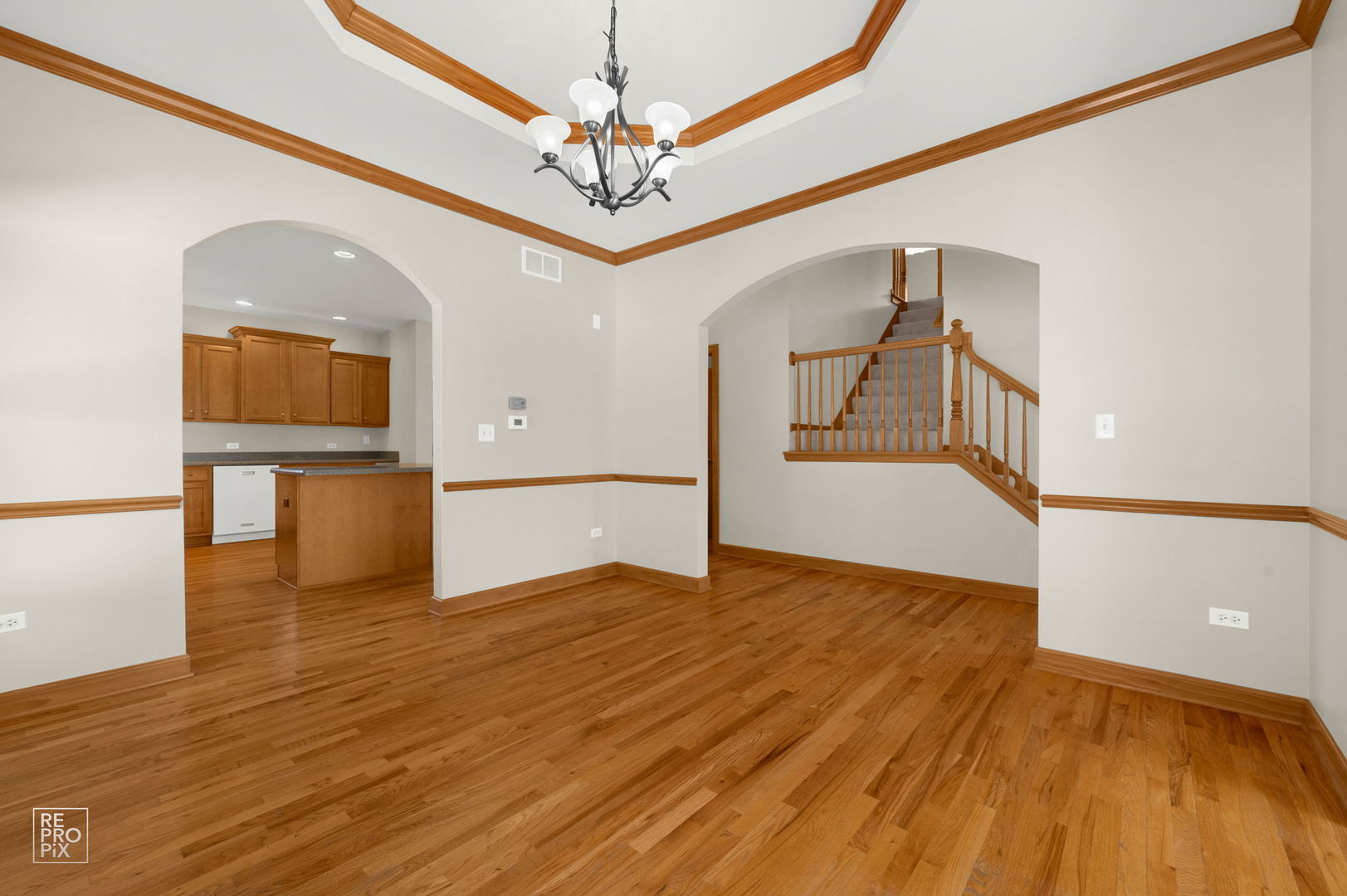 405 Sudbury Circle, Oswego, IL 60543