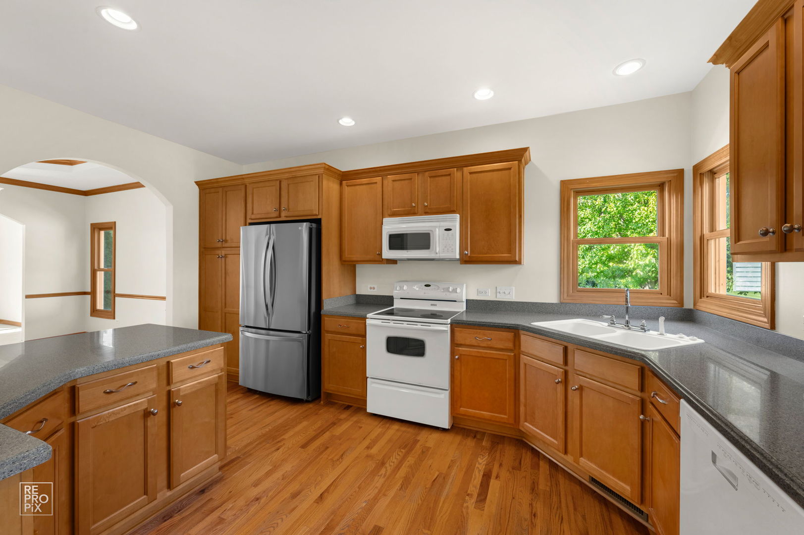 405 Sudbury Circle, Oswego, IL 60543