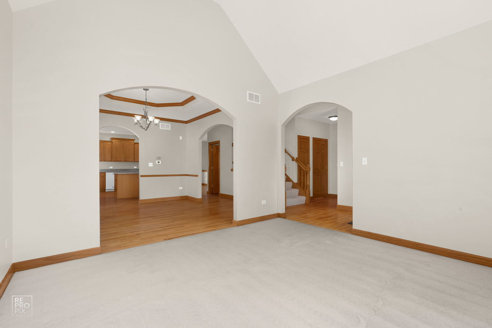 405 Sudbury Circle, Oswego, IL 60543