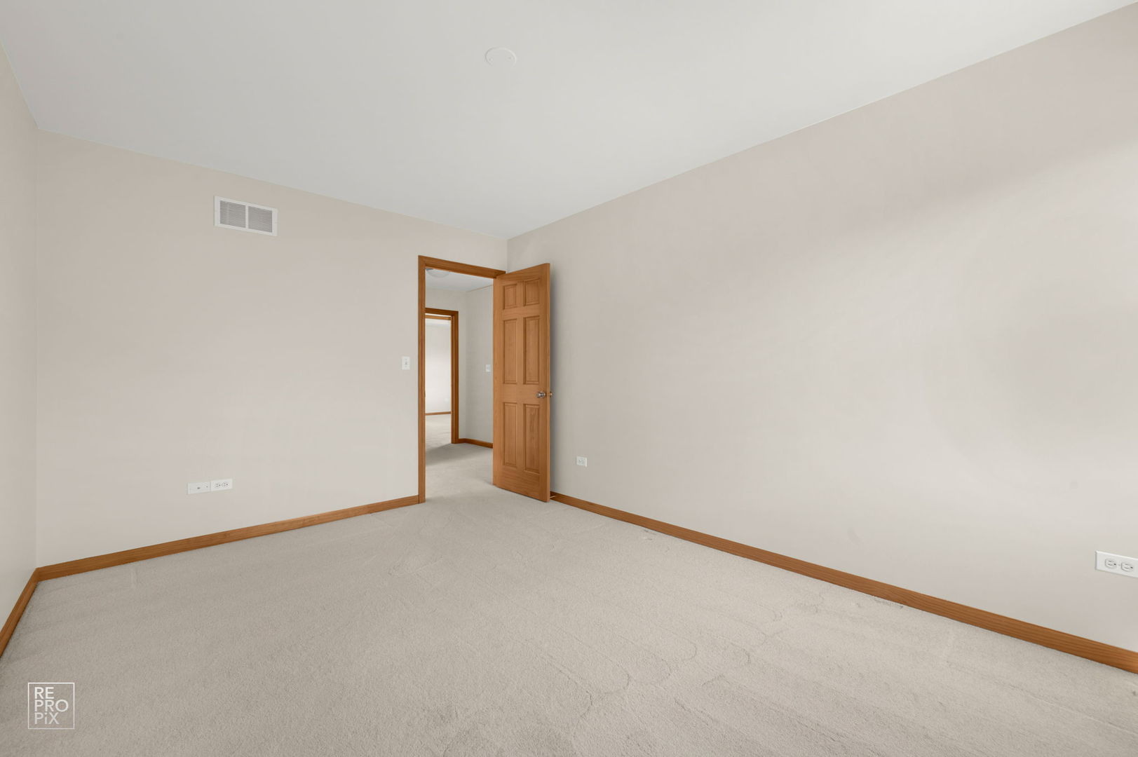 405 Sudbury Circle, Oswego, IL 60543
