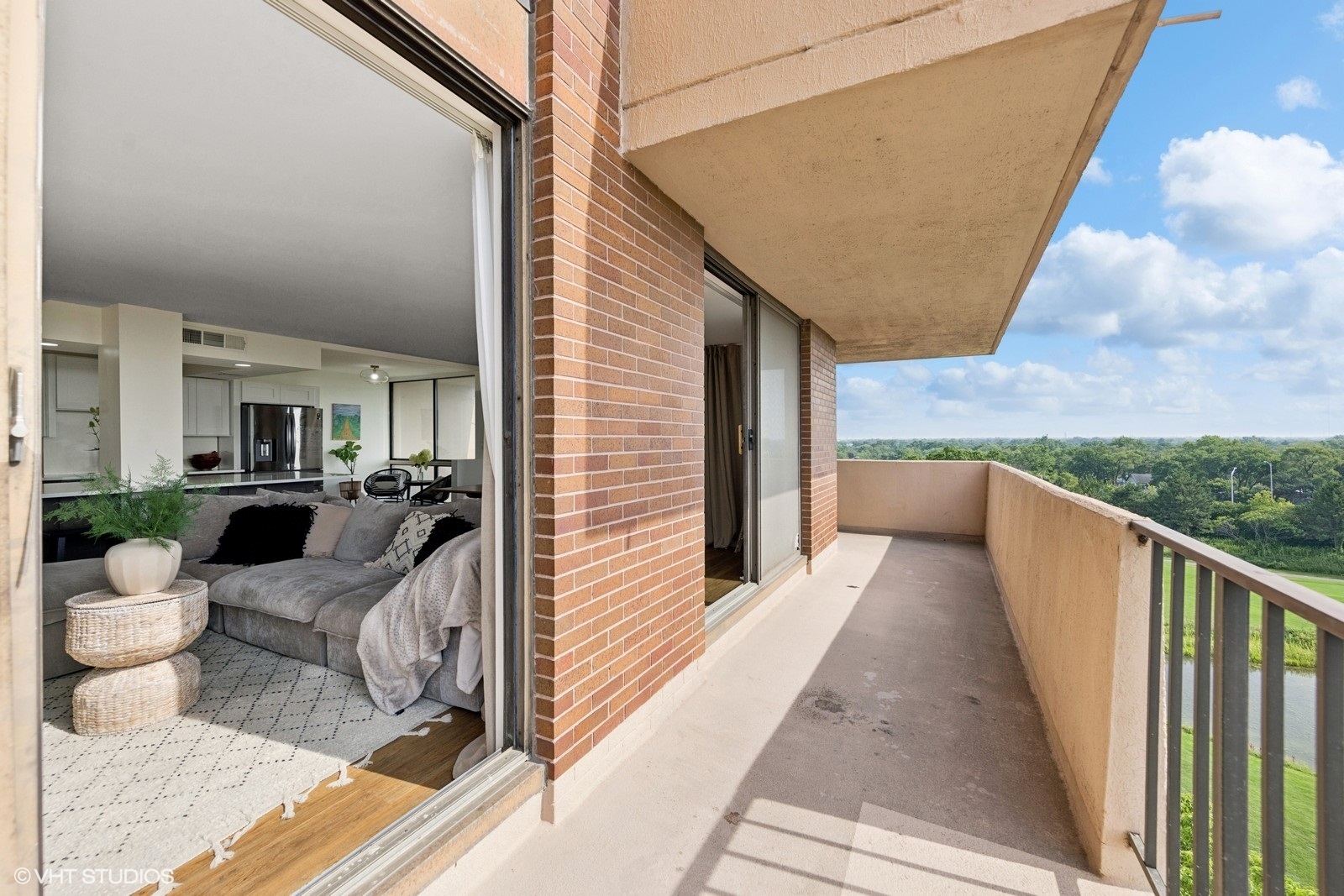 465 W Dominion Drive #709, Wood Dale, IL 60191