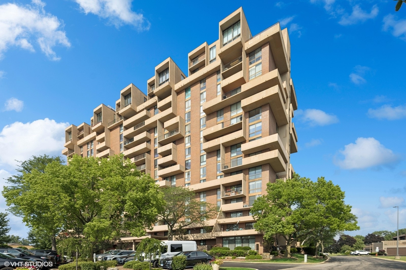 465 W Dominion Drive #709, Wood Dale, IL 60191