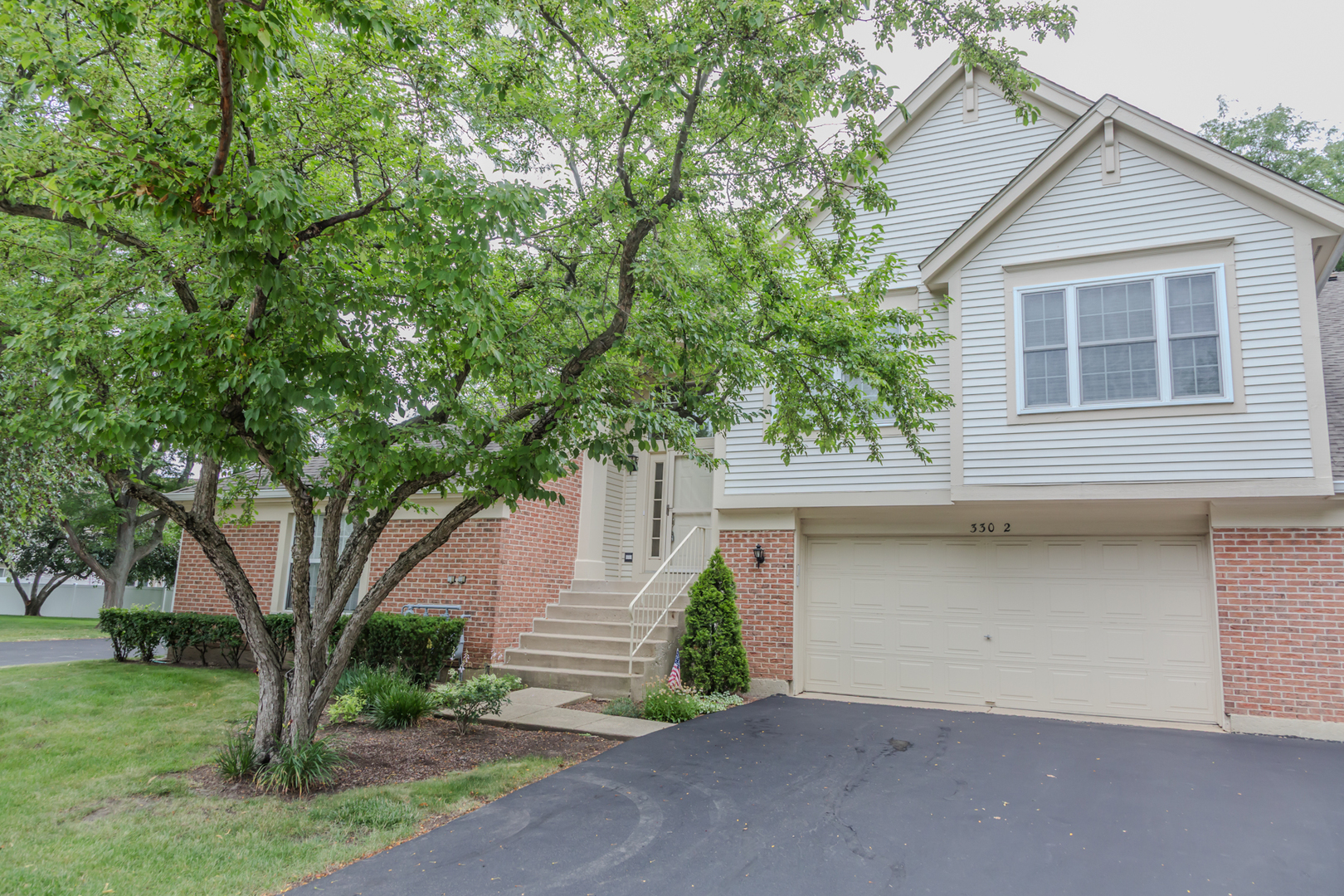 330 Ashford Circle #2, Bartlett, IL 60103