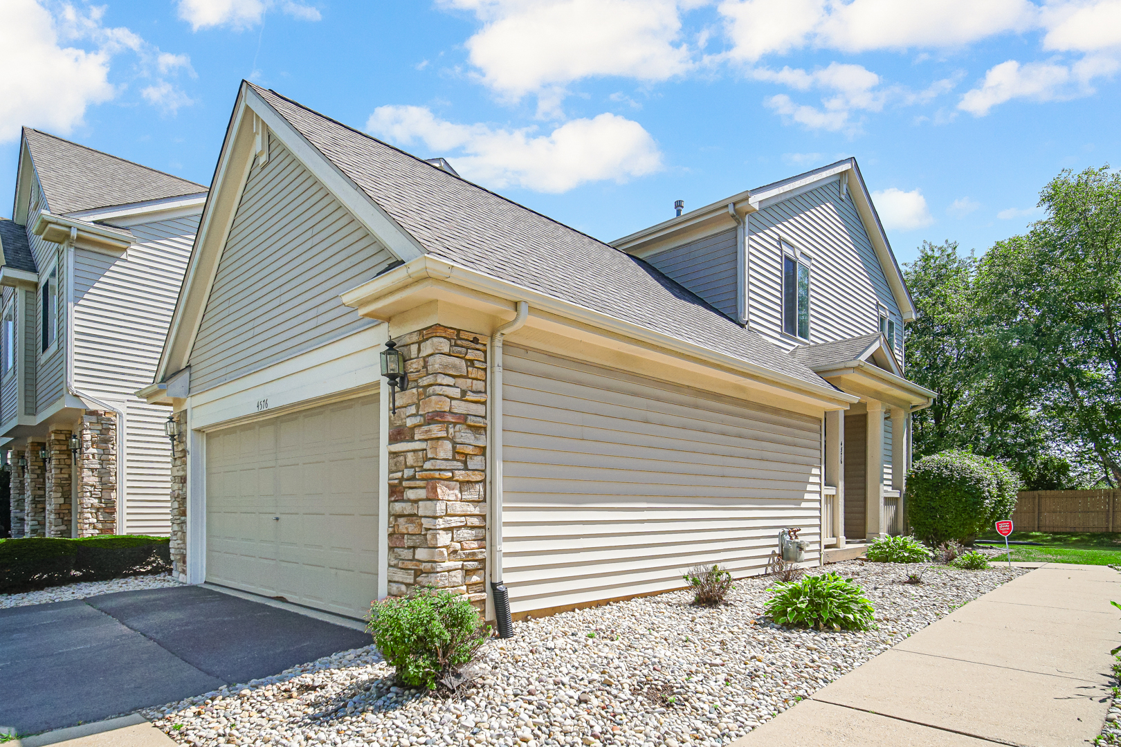 4576 Hilltop Drive, Loves Park, IL 61111