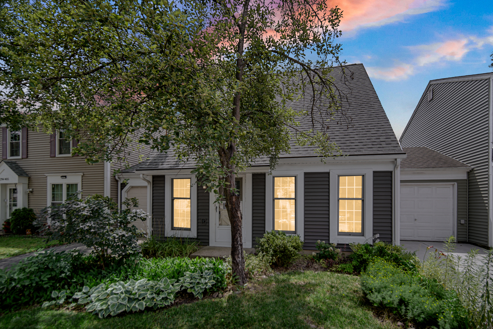 29W409 White Oak Drive, Warrenville, IL 60555
