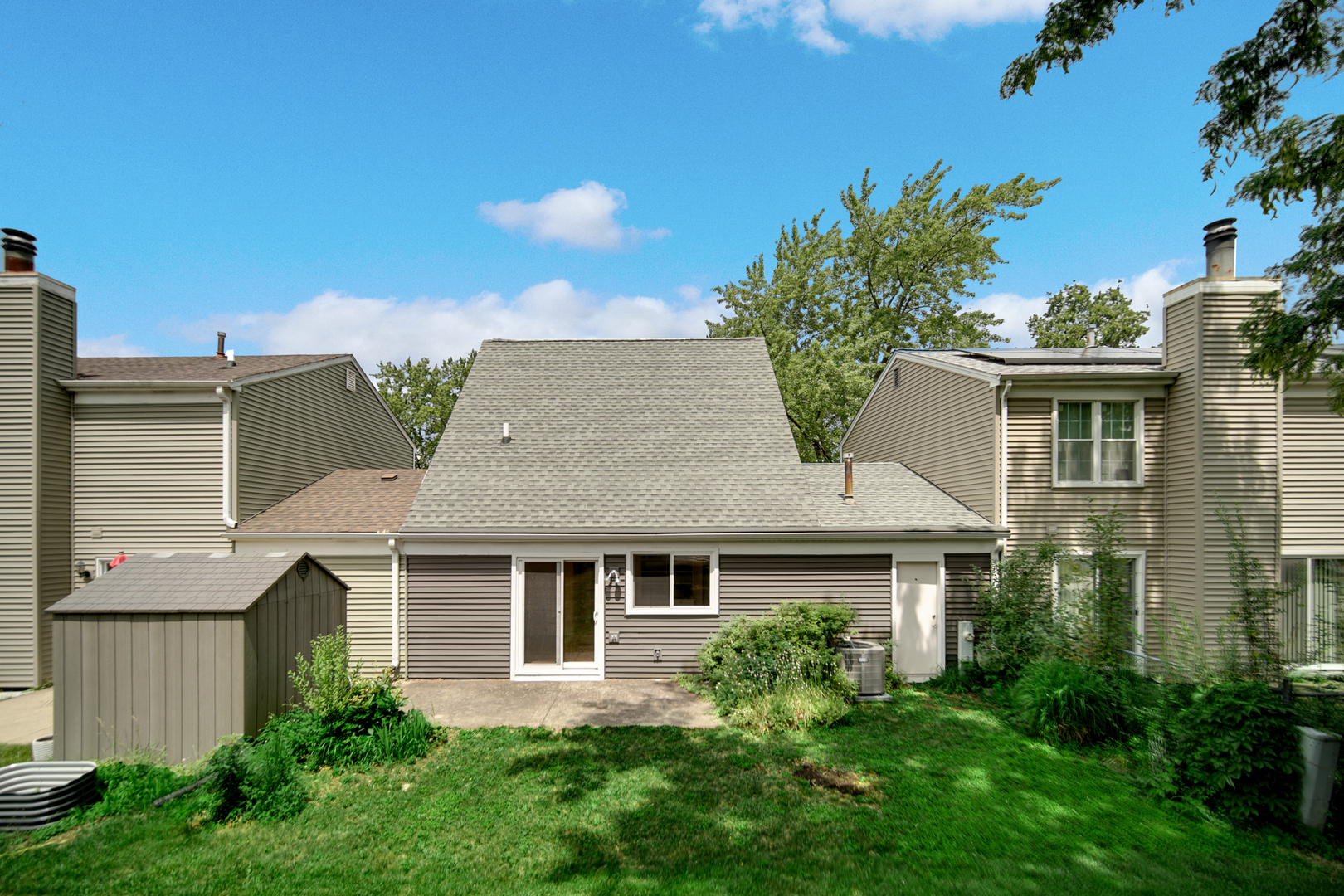 29W409 White Oak Drive, Warrenville, IL 60555