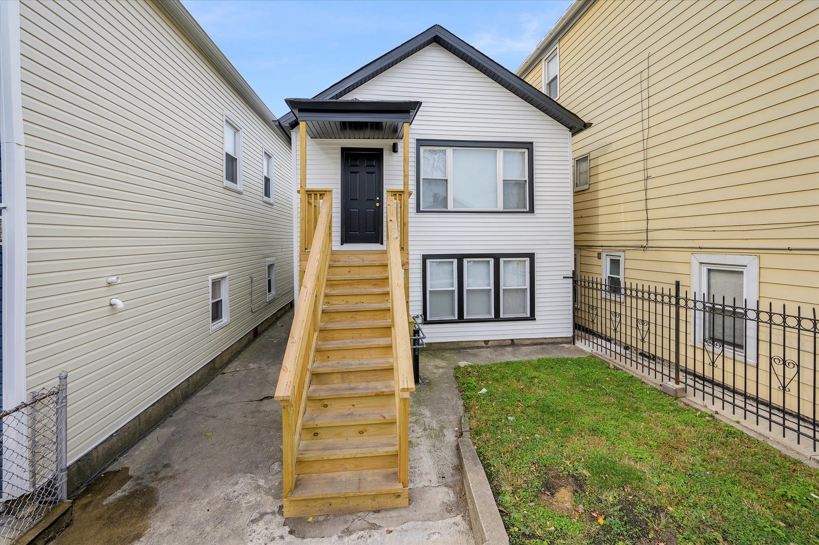 3238 S Carpenter Street #1, Chicago, IL 60608