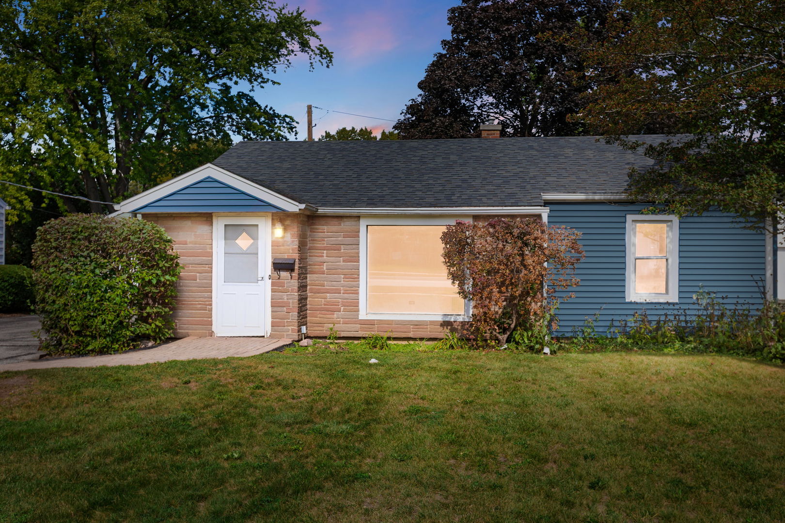 228 Woodlawn Drive, Mundelein, IL 60060