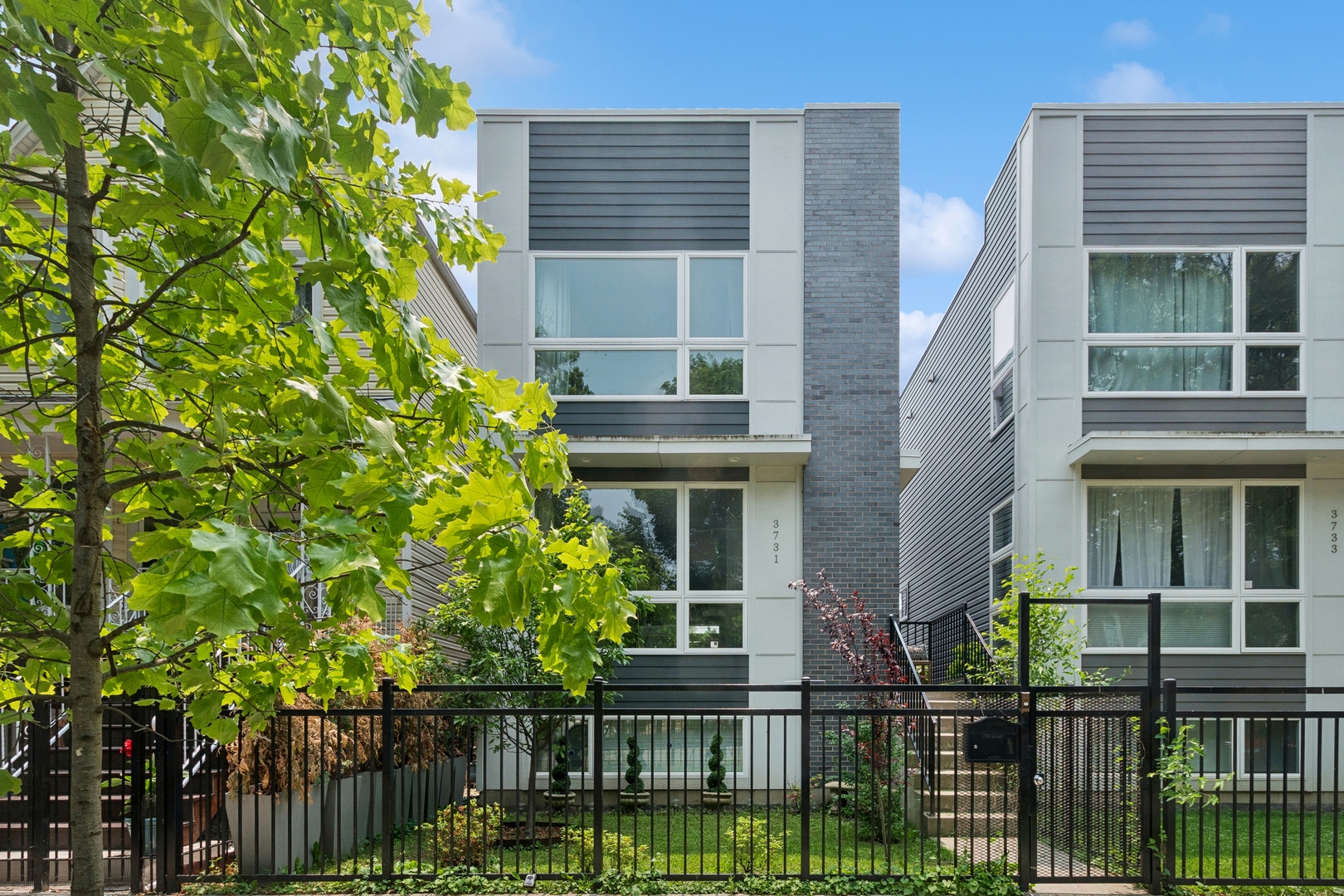 3731 W Lyndale Street, Chicago, IL 60647