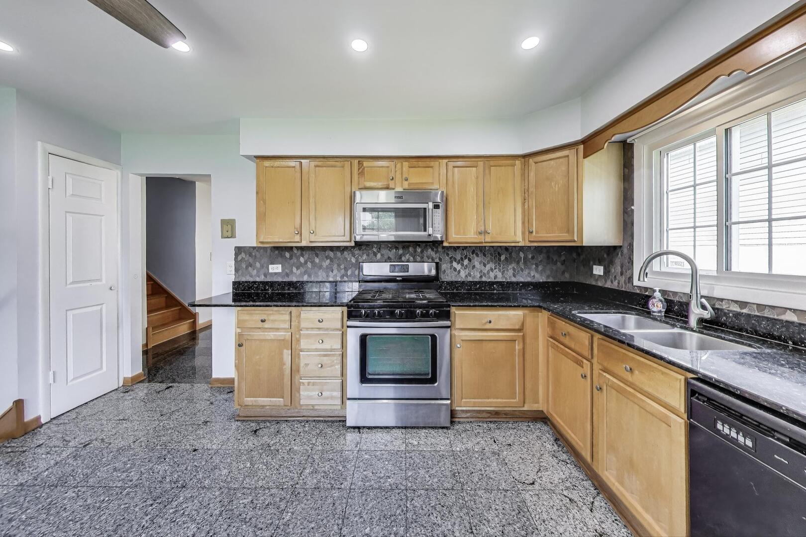1912 E Camp Mcdonald Road, Mount Prospect, IL 60056