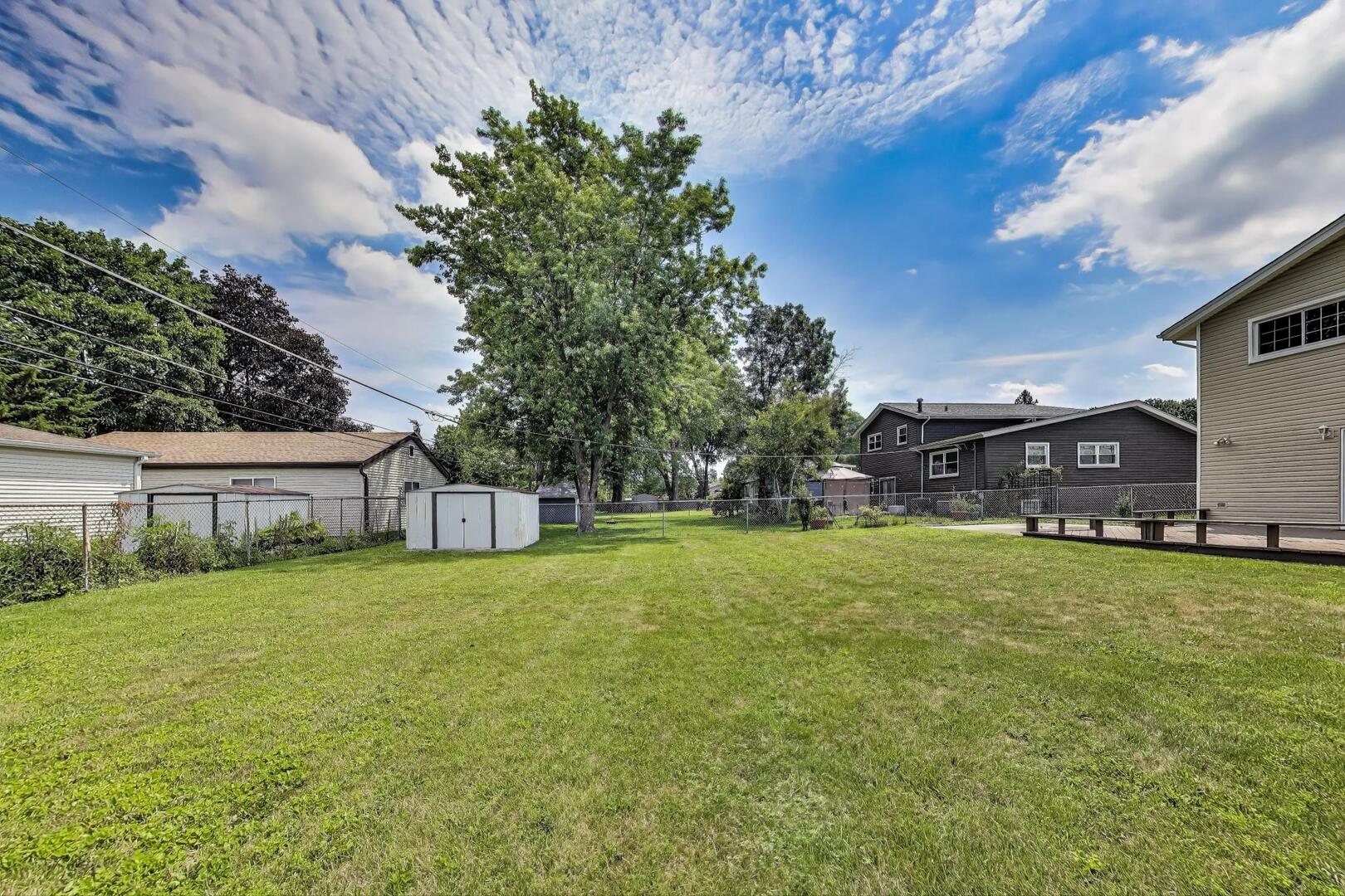 1912 E Camp Mcdonald Road, Mount Prospect, IL 60056