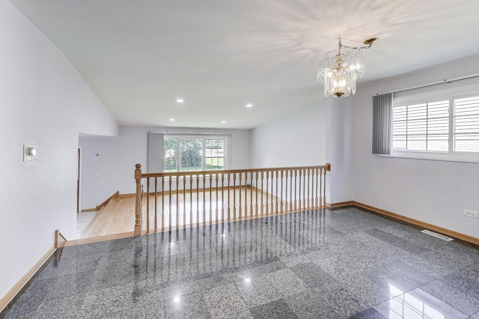 1912 E Camp Mcdonald Road, Mount Prospect, IL 60056