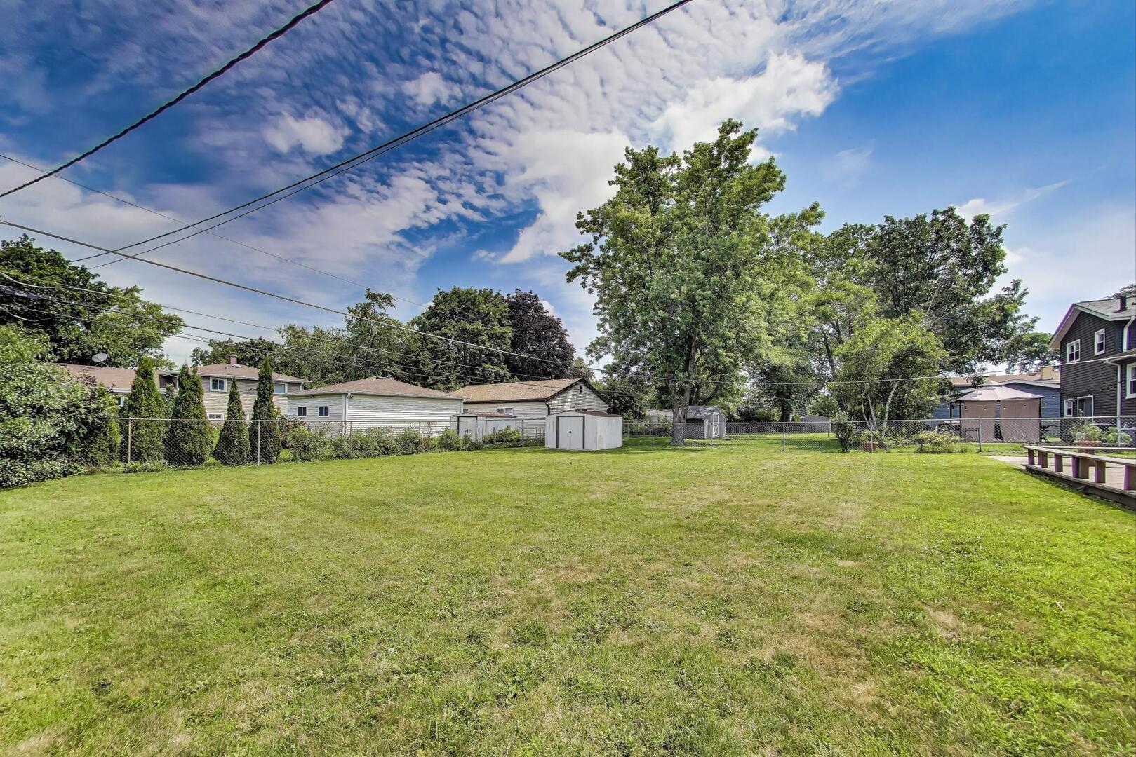 1912 E Camp Mcdonald Road, Mount Prospect, IL 60056
