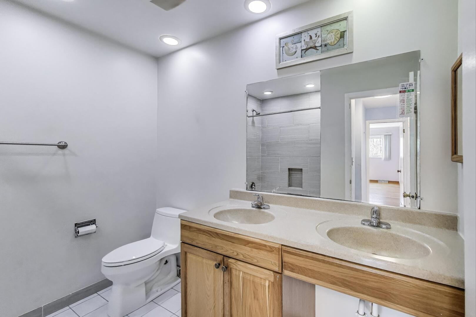 1912 E Camp Mcdonald Road, Mount Prospect, IL 60056