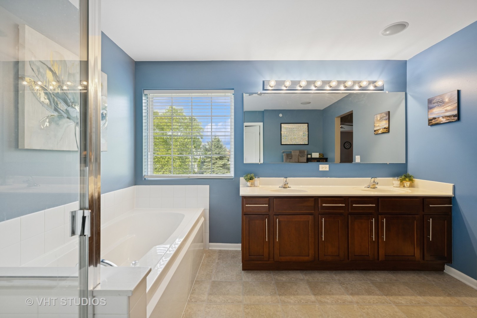 11581 BEACON Avenue, Huntley, IL 60142