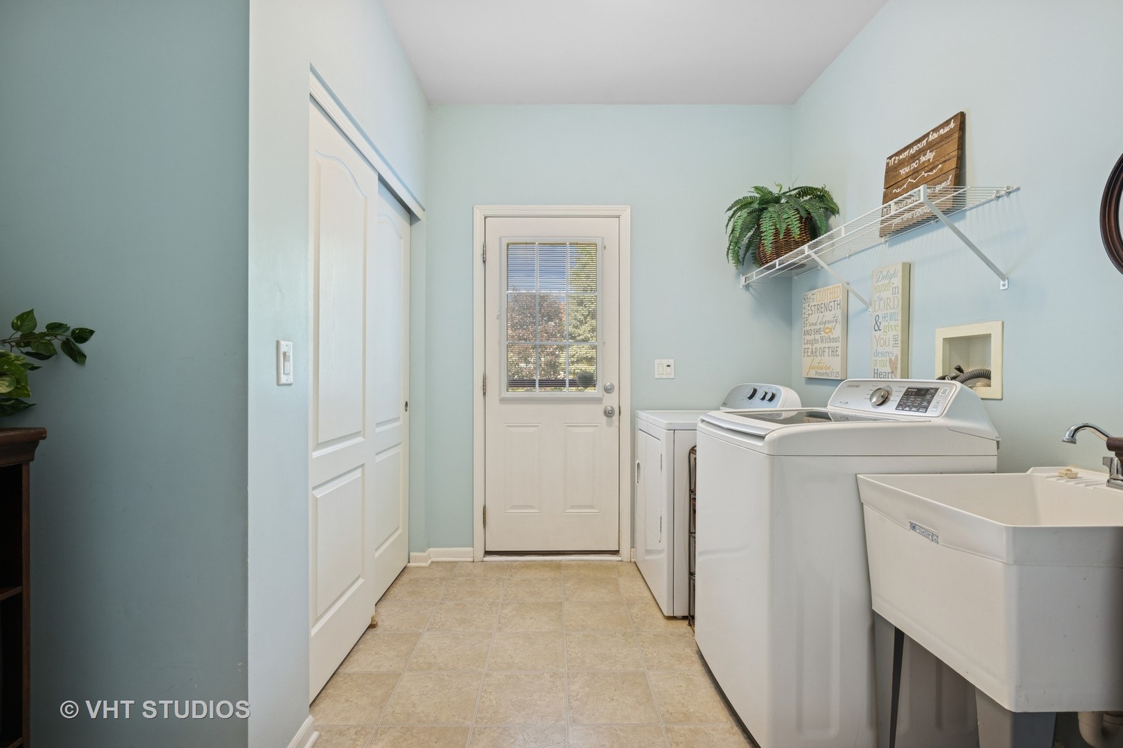 11581 BEACON Avenue, Huntley, IL 60142