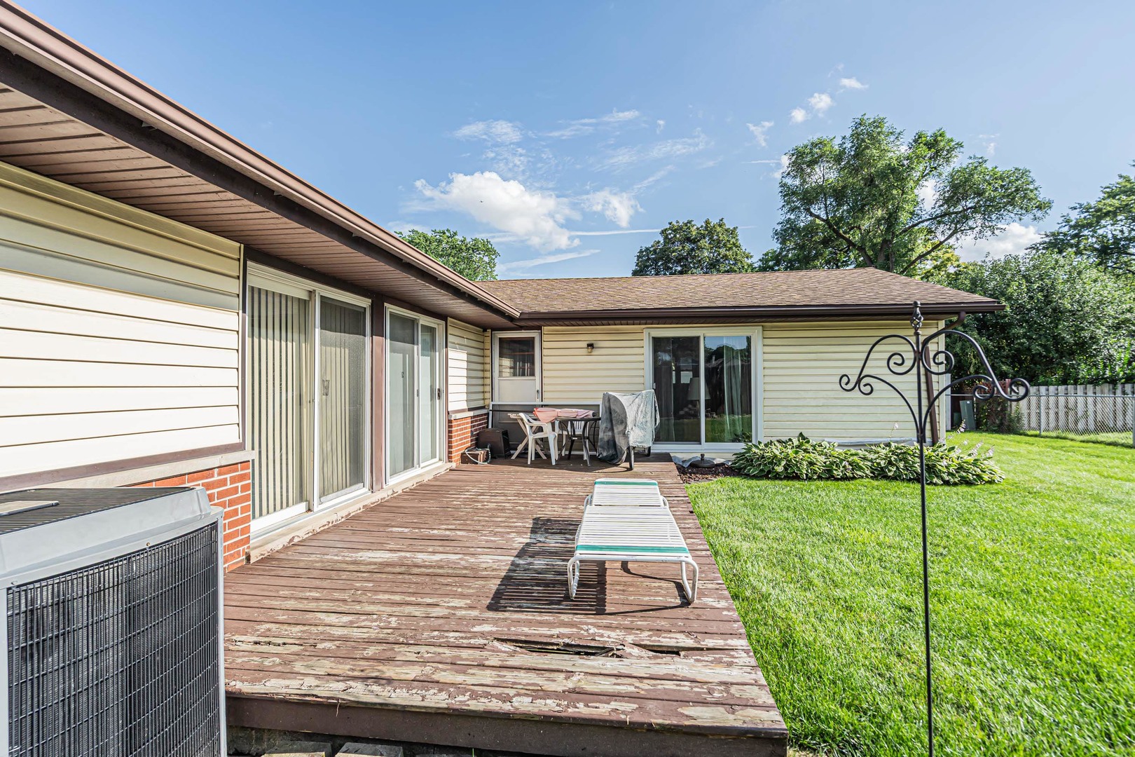 78 RIDGEWOOD Road, Elk Grove Village, IL 60007