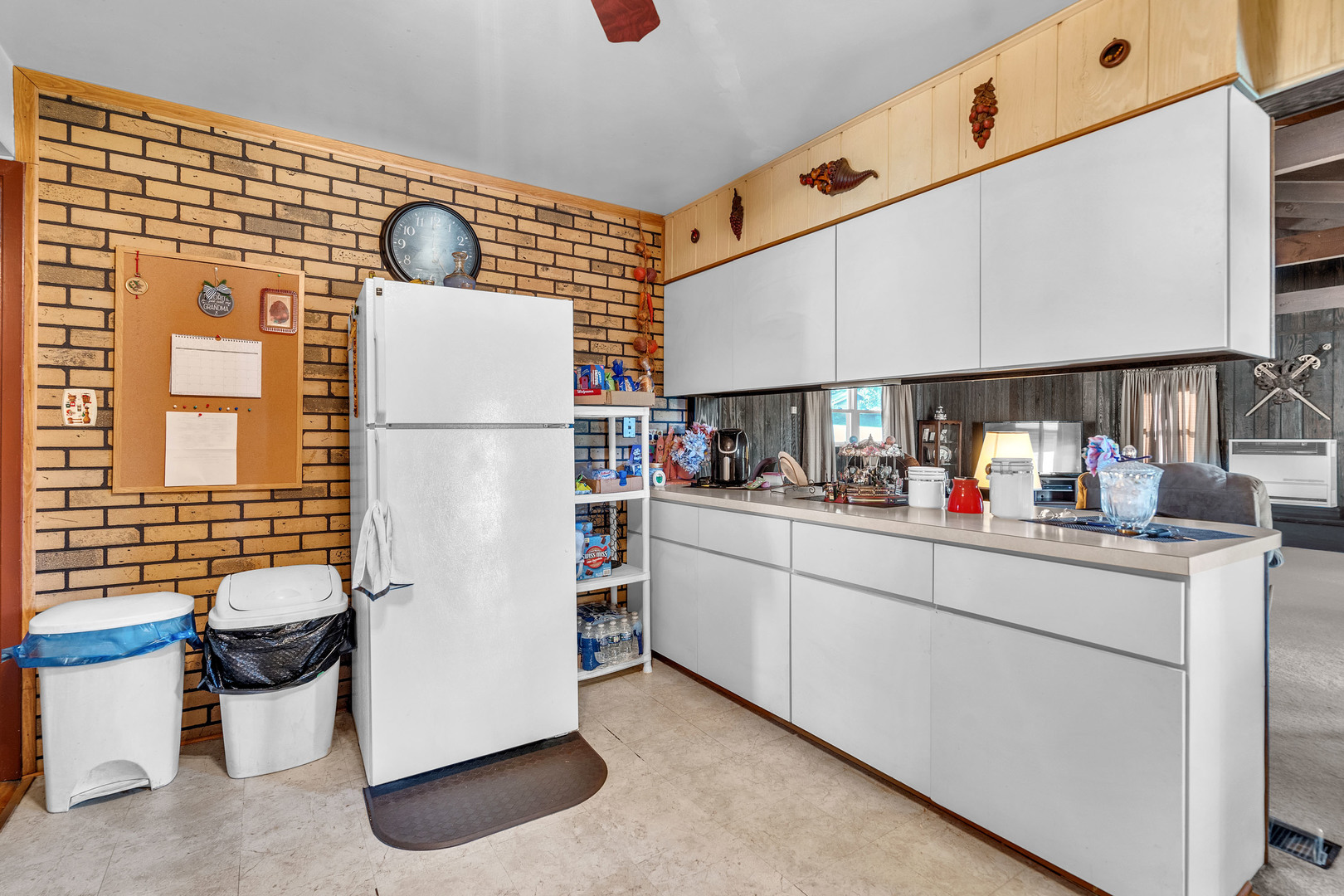 78 RIDGEWOOD Road, Elk Grove Village, IL 60007
