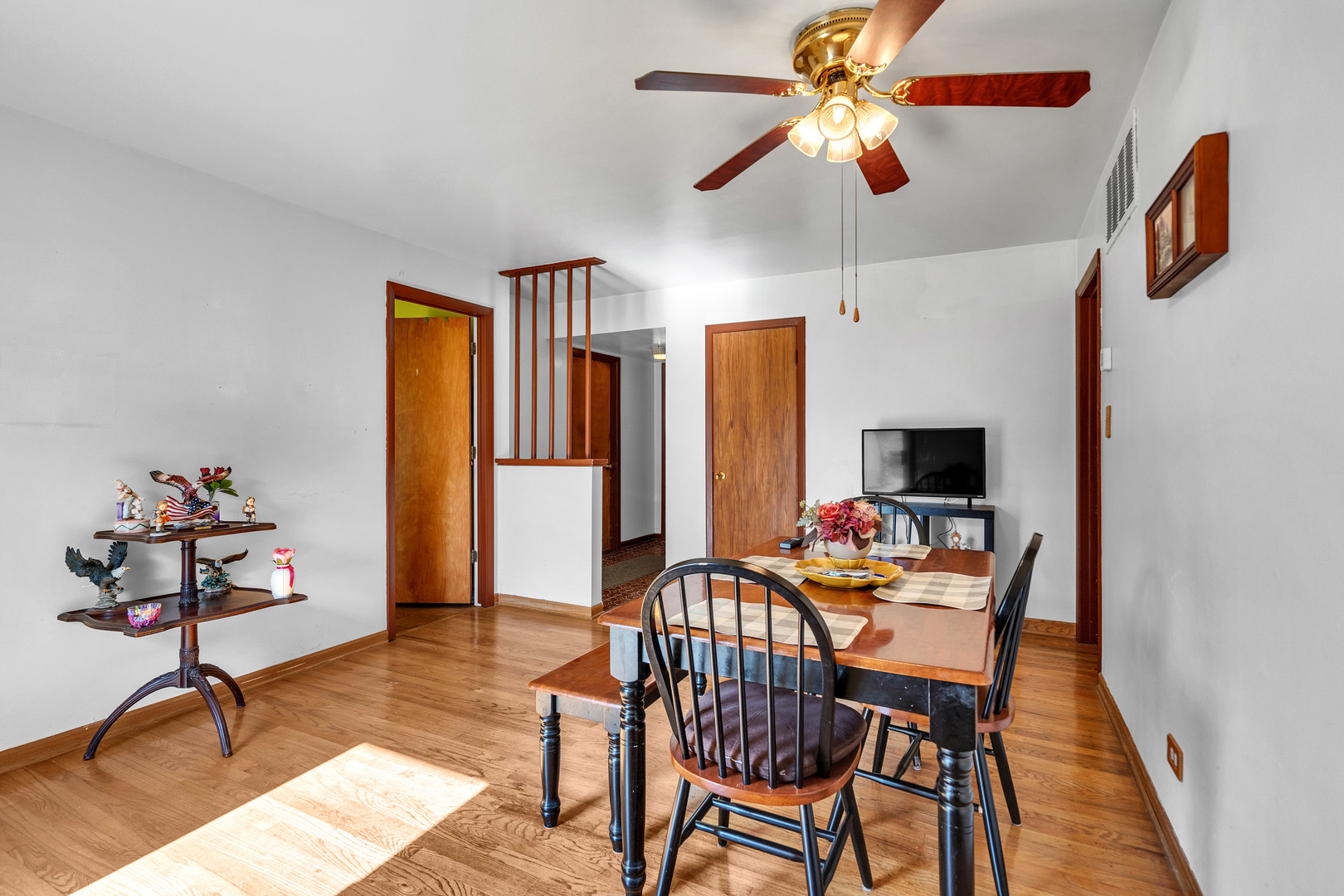 78 RIDGEWOOD Road, Elk Grove Village, IL 60007