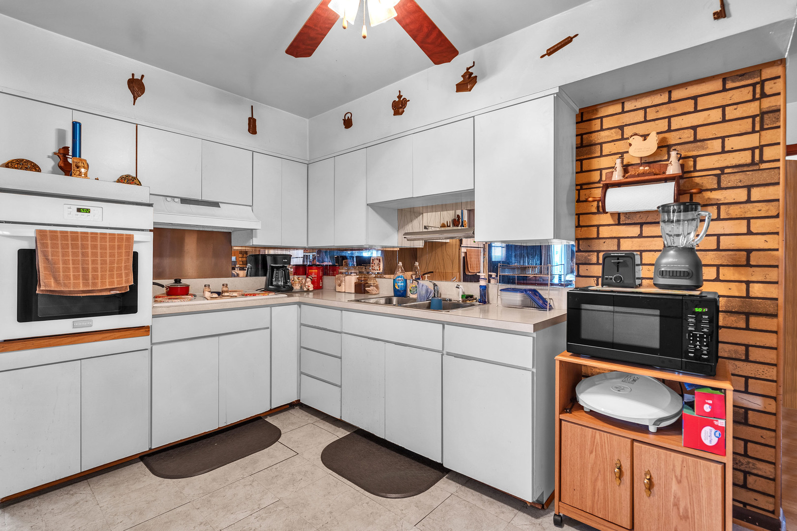 78 RIDGEWOOD Road, Elk Grove Village, IL 60007