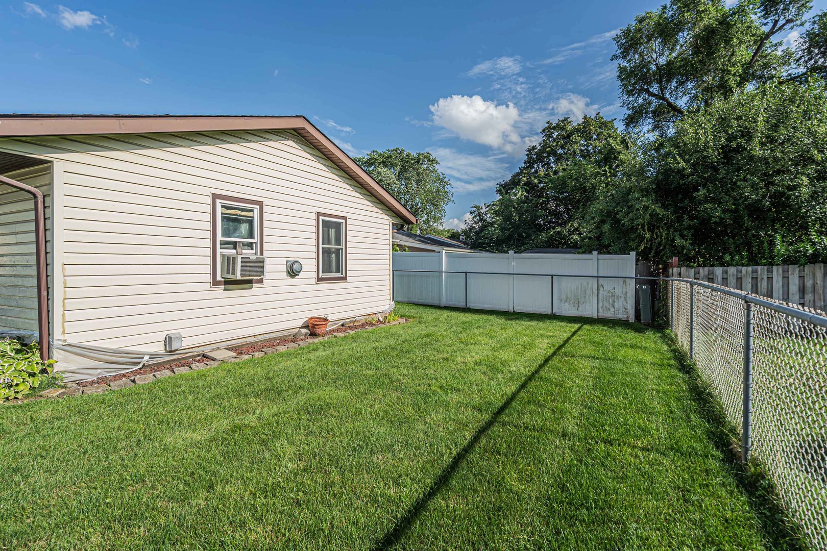 78 RIDGEWOOD Road, Elk Grove Village, IL 60007