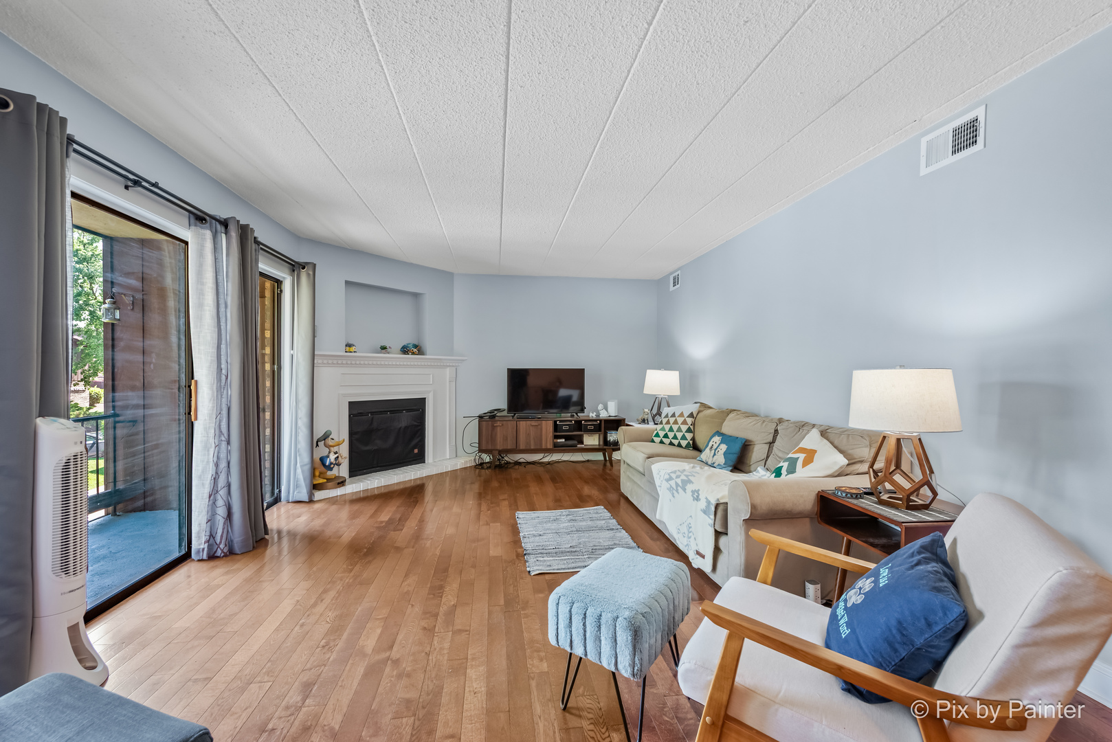 61 W Pier Drive #201, Westmont, IL 60559