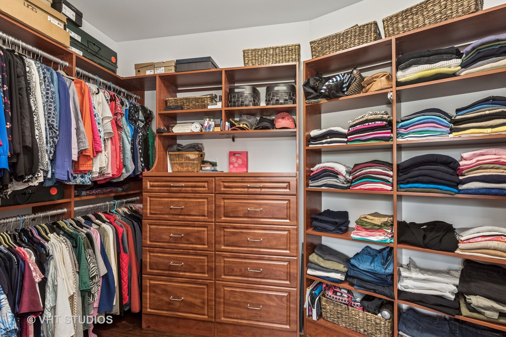1305 Gavin Court, Lake Forest, IL 60045