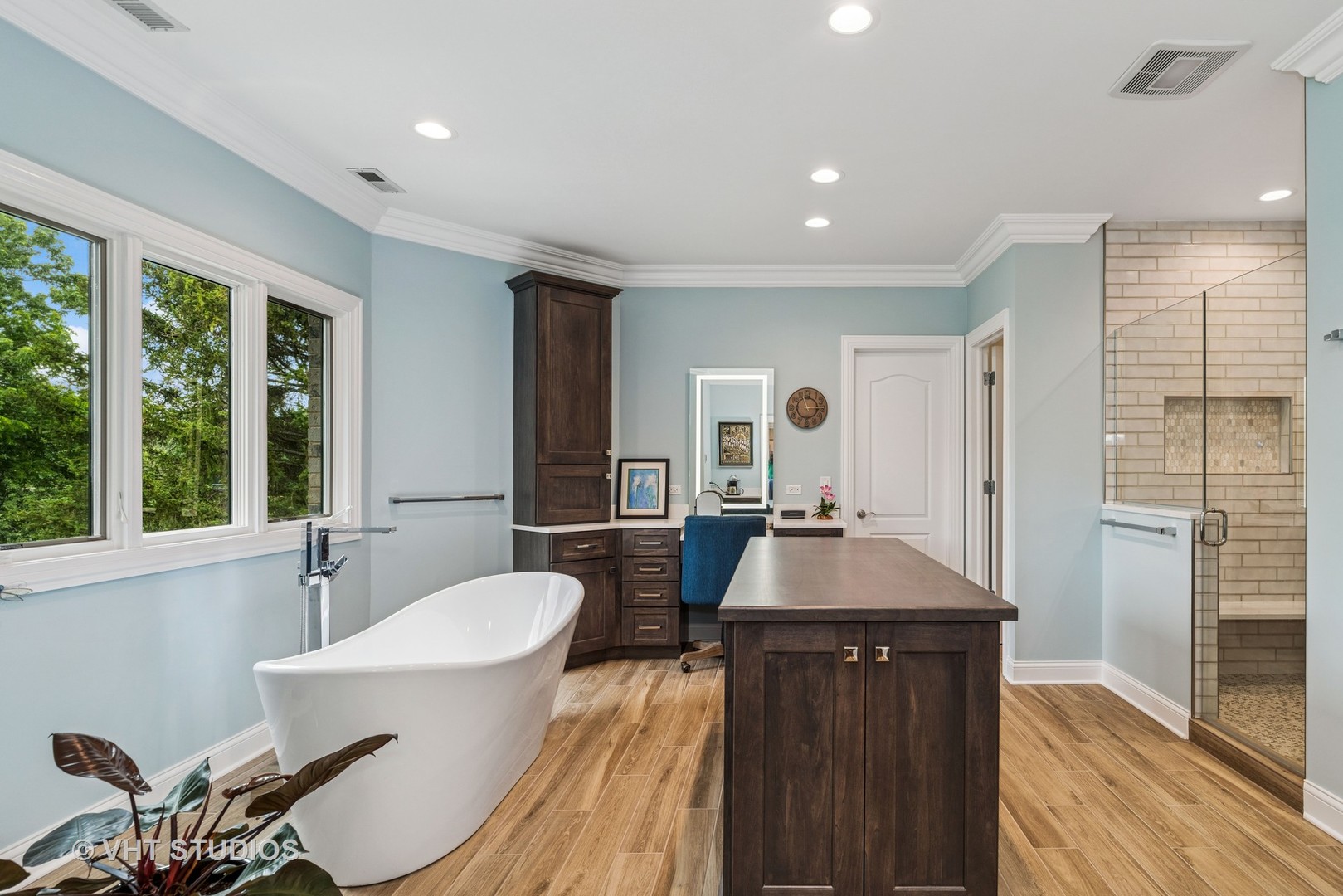 1305 Gavin Court, Lake Forest, IL 60045