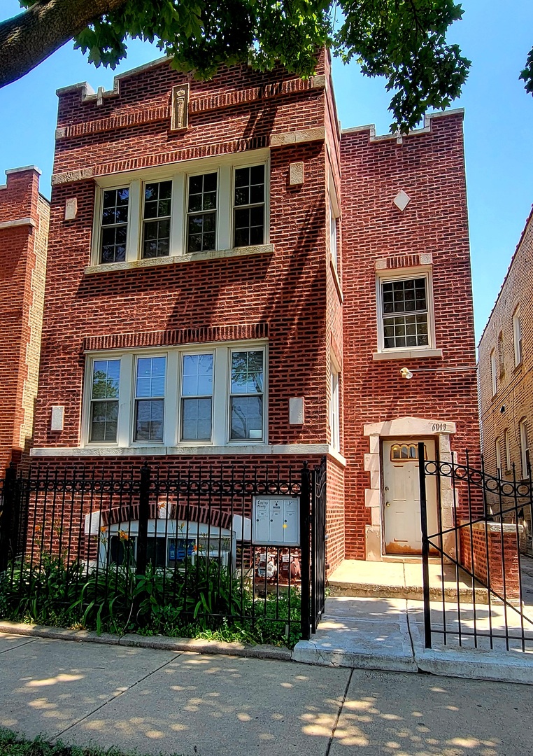 6013 S TROY Street, Chicago, IL 60629
