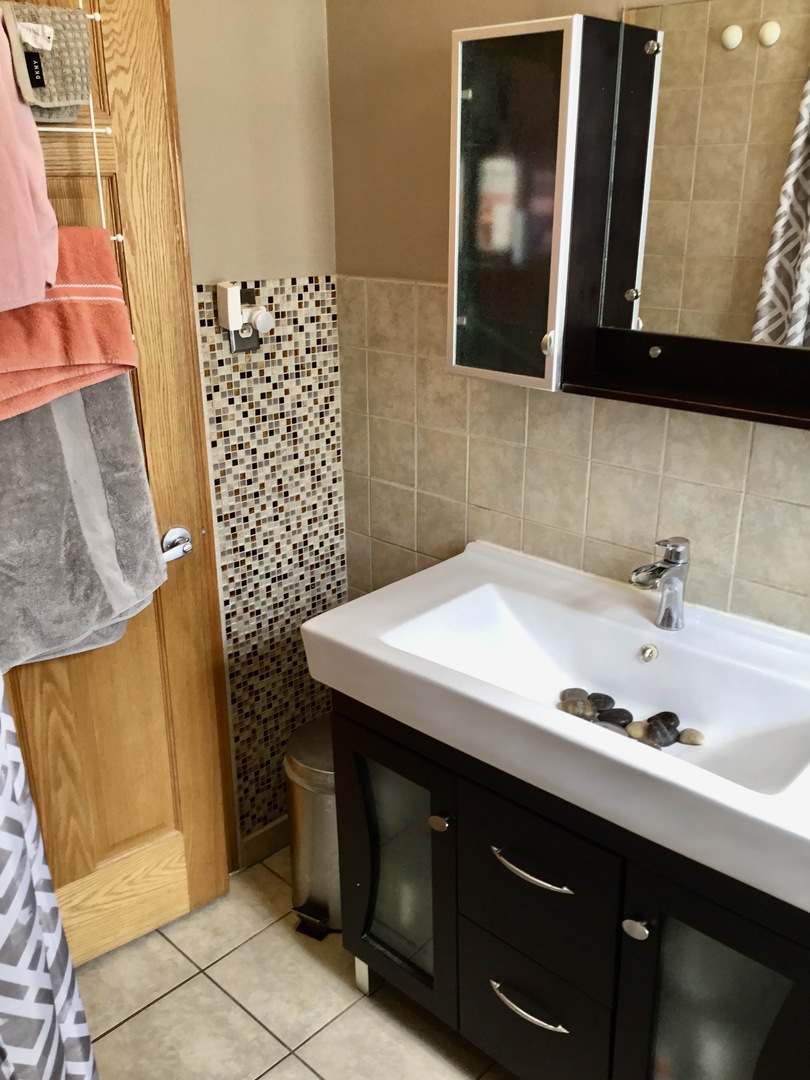 2856 W 84th Place, Chicago, IL 60652