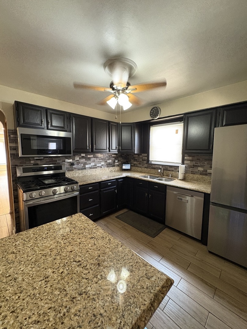 2856 W 84th Place, Chicago, IL 60652
