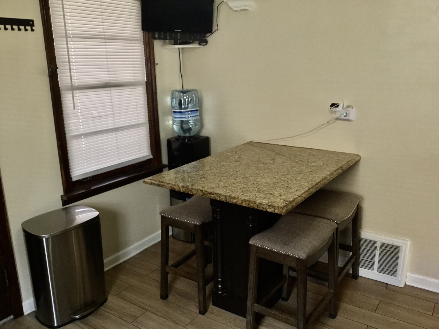2856 W 84th Place, Chicago, IL 60652