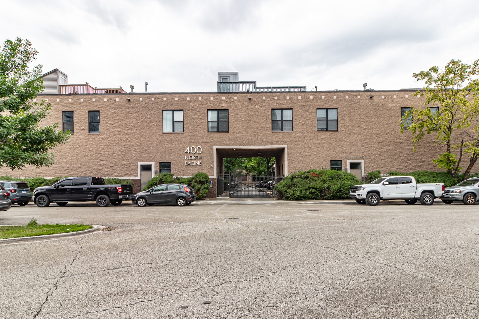 400 N Racine Avenue #110B, Chicago, IL 60642
