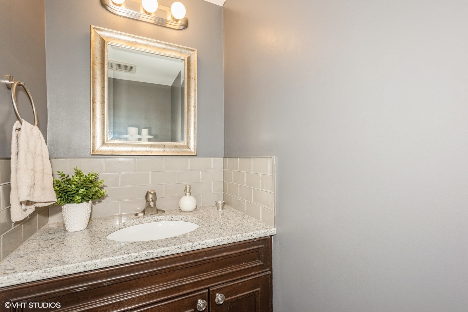 7345 Winthrop Way #1, Downers Grove, IL 60516