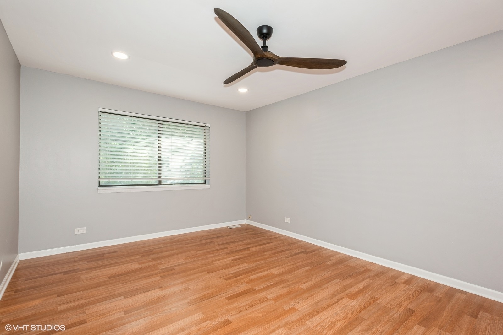 7345 Winthrop Way #1, Downers Grove, IL 60516