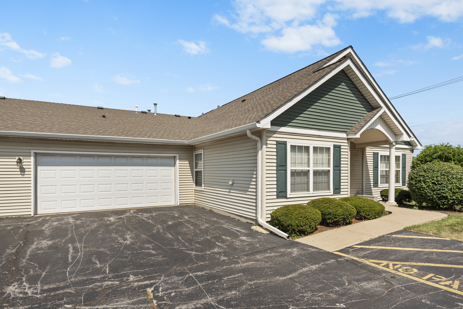 914 Garden Lane #914, Homewood, IL 60430