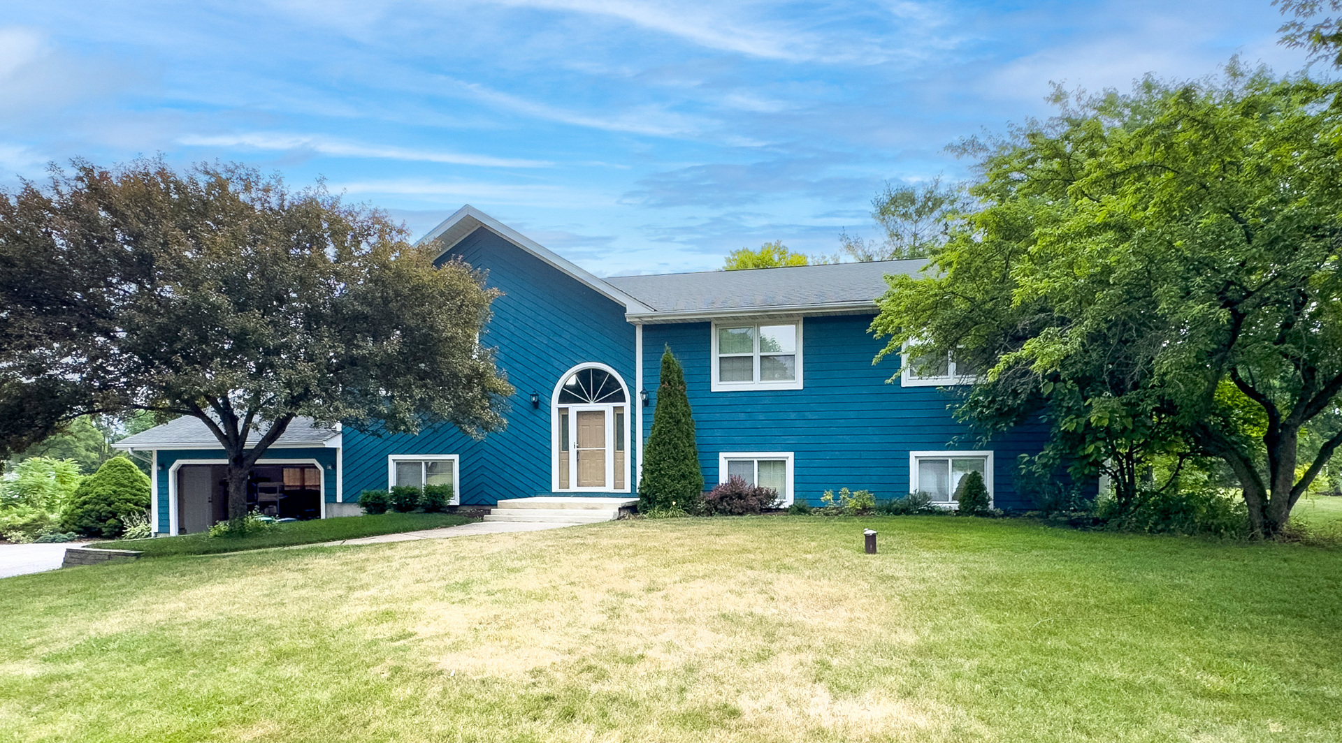 14N551 Bonnie Lane, Elgin, IL 60124