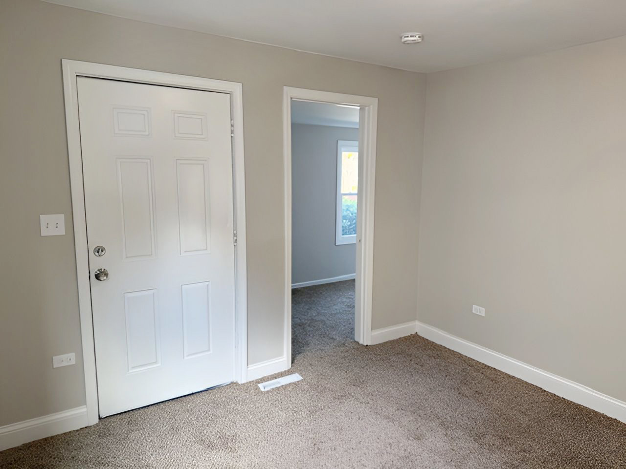 1023 N Elmwood Avenue, Waukegan, IL 60085