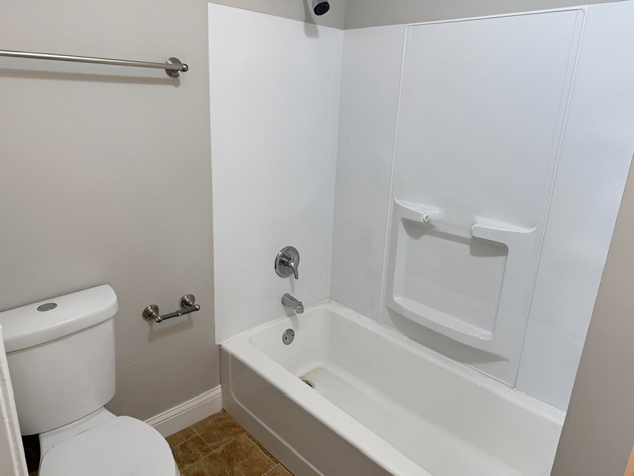 1023 N Elmwood Avenue, Waukegan, IL 60085