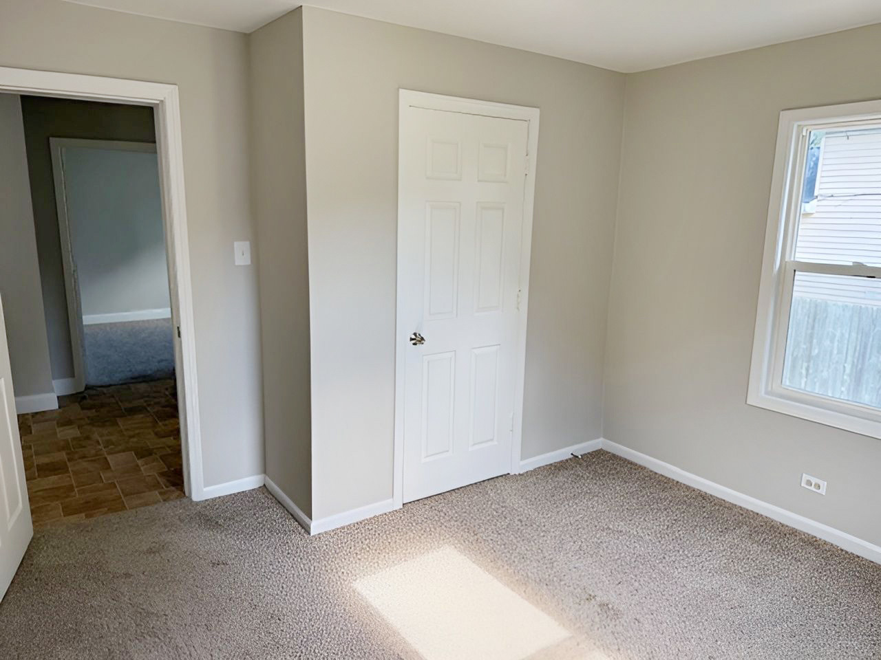 1023 N Elmwood Avenue, Waukegan, IL 60085