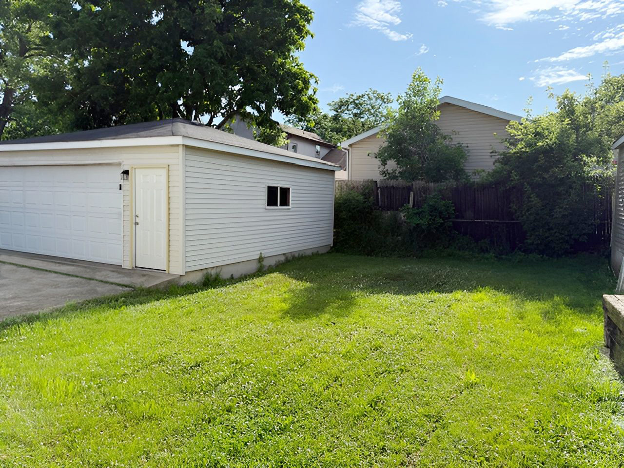 1023 N Elmwood Avenue, Waukegan, IL 60085