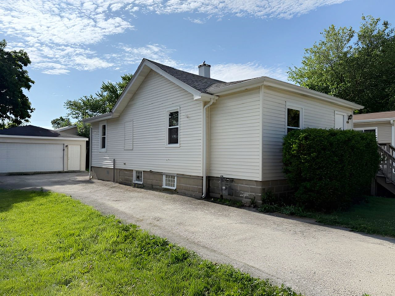 1023 N Elmwood Avenue, Waukegan, IL 60085