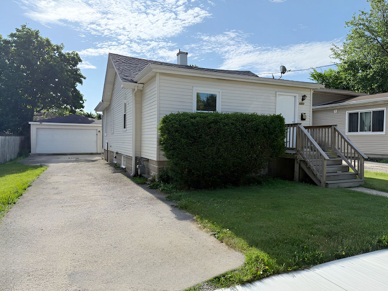 1023 N Elmwood Avenue, Waukegan, IL 60085