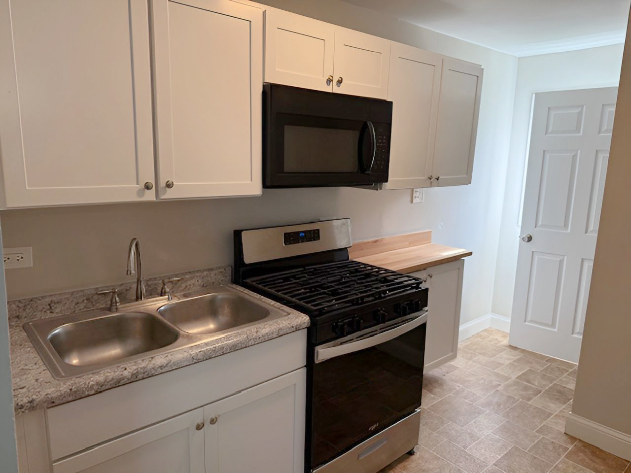 1023 N Elmwood Avenue, Waukegan, IL 60085