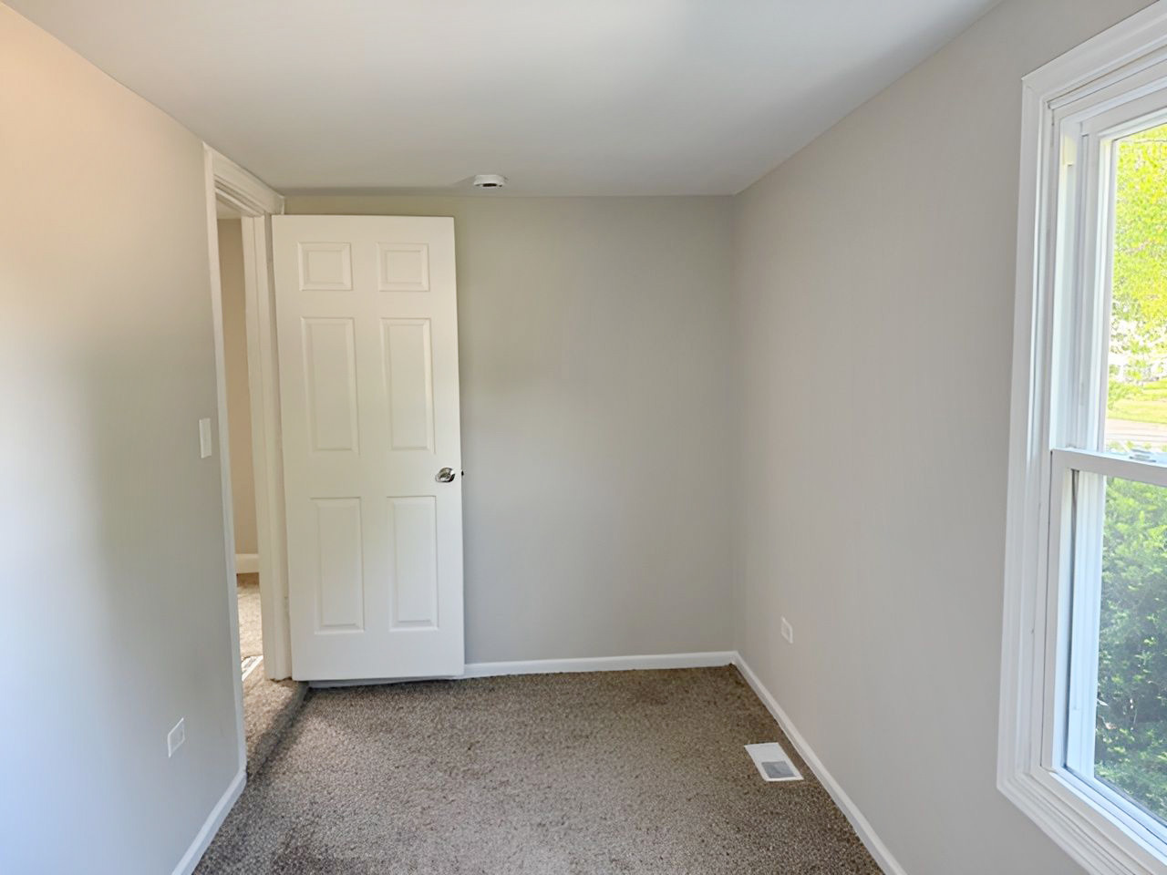 1023 N Elmwood Avenue, Waukegan, IL 60085