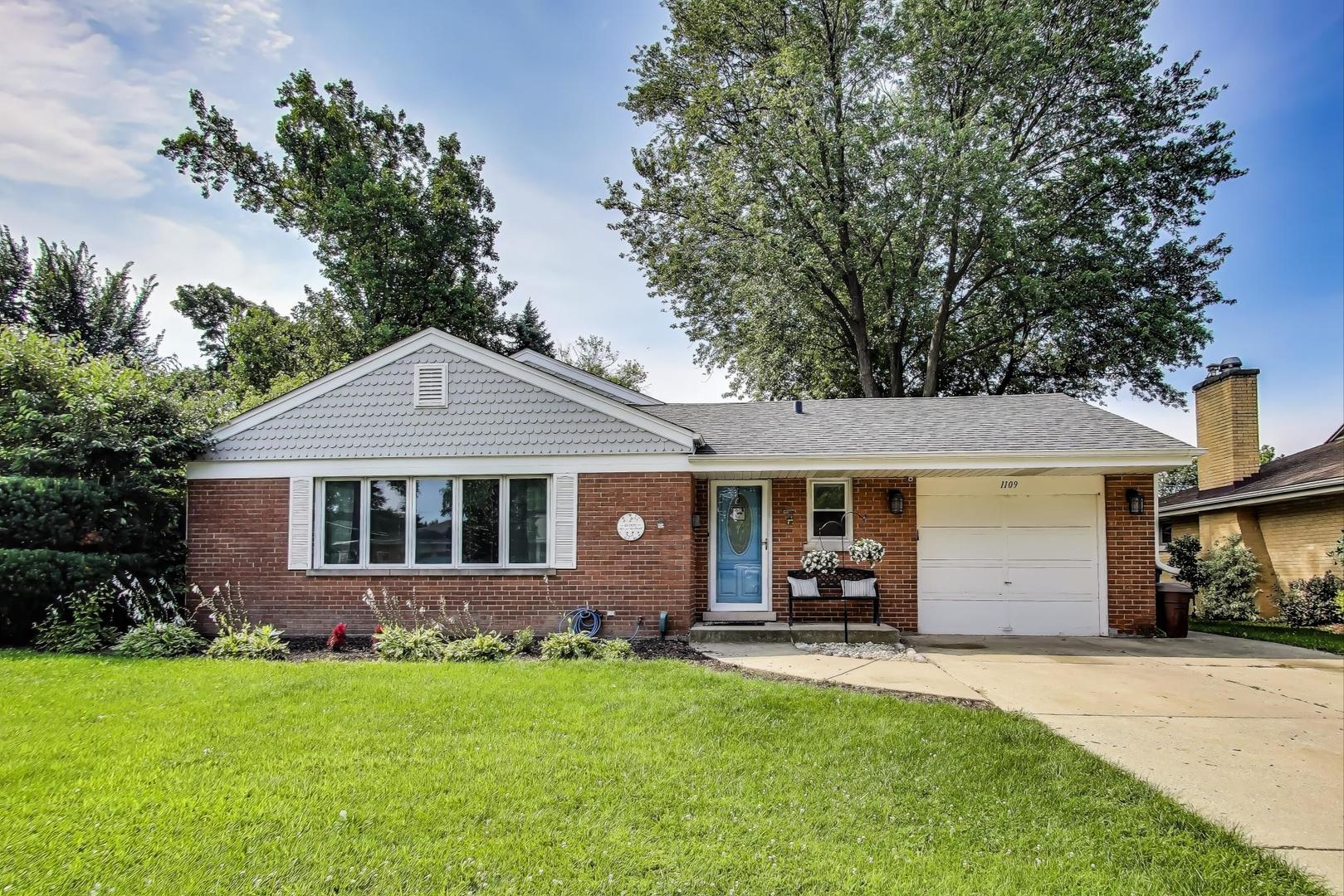 1109 W Pendleton Place, Mount Prospect, IL 60056