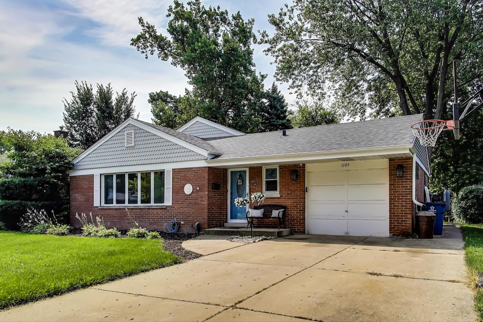 1109 W Pendleton Place, Mount Prospect, IL 60056